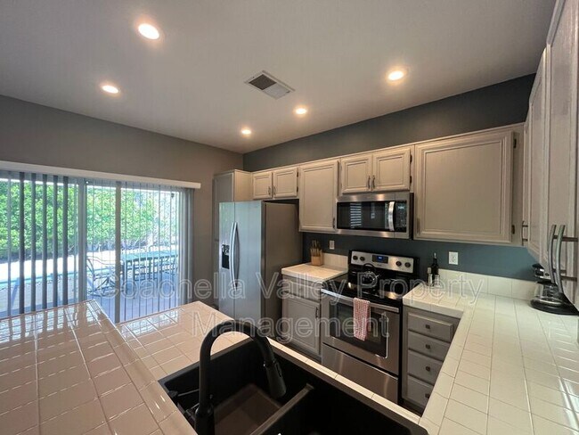 Building Photo - 2162 Shannon Way