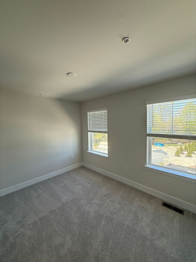 Building Photo - New Townhome Near Route 50 & Downtown Cambridge- RENT SPECIAL Free 2nd Months Rent