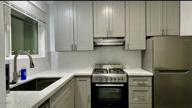 Building Photo - 2143 N Windsor Ave