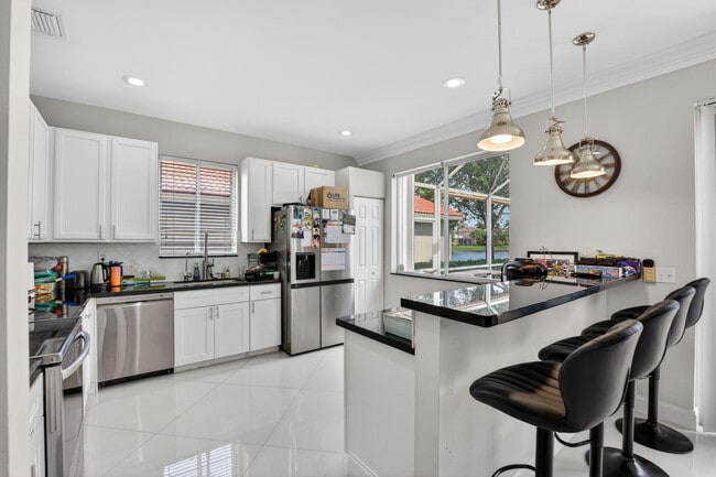 Building Photo - 3755 Pebblebrook Ct