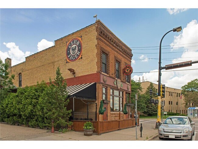Building Photo - 404 N Washington Ave