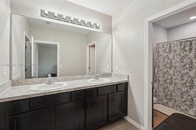 Building Photo - 508 Glenn Cross Dr