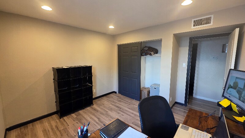 Building Photo - 4410 N Longview Ave