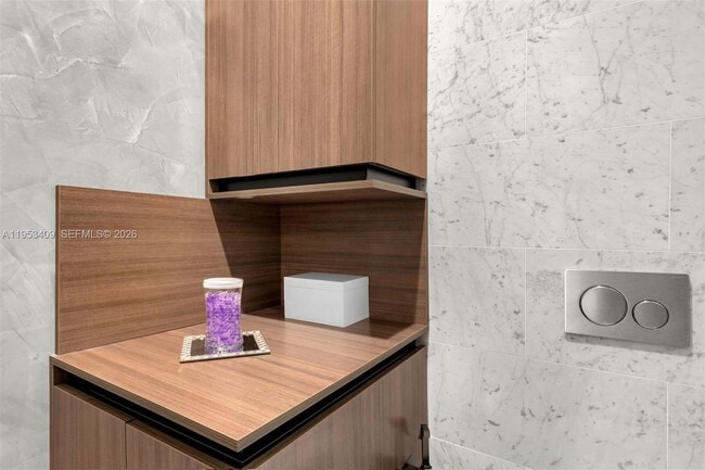 Building Photo - 1000 Brickell Plaza