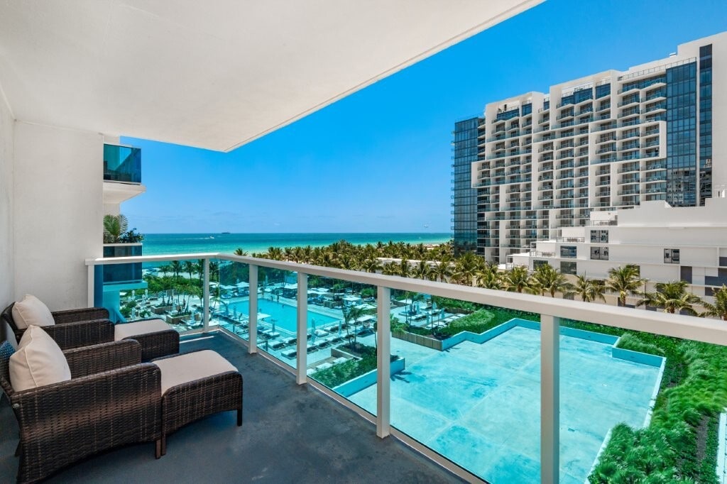 Building Photo - 2301 Collins Ave