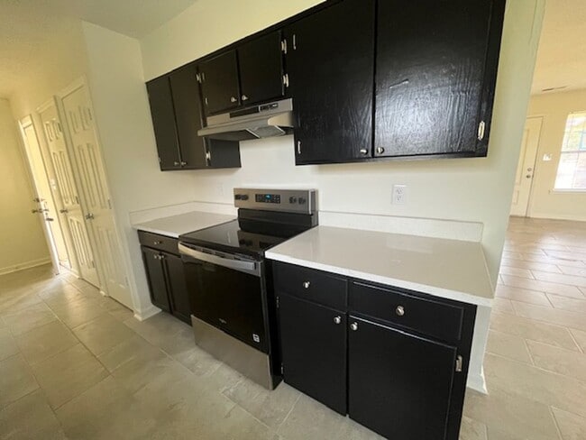 Building Photo - Renovated 3 Bedroom 2 Bath Home for Rent!