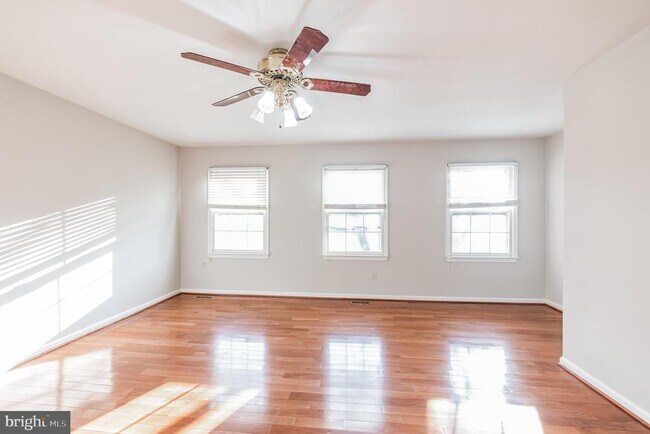 Building Photo - 14524 Pebblewood Dr