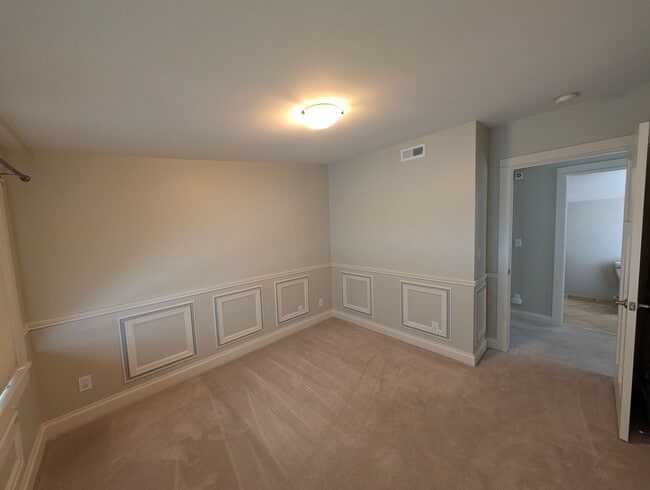 Building Photo - Beautiful 3 Bedroom House right across fro...