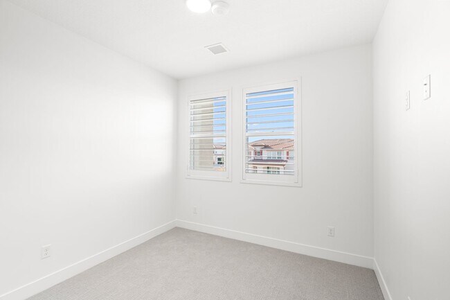 Building Photo - Desert Color Delight! NO APPLICATION FEE