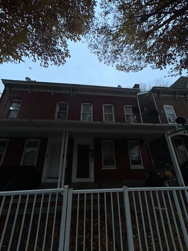 Primary Photo - 76 Hudson St