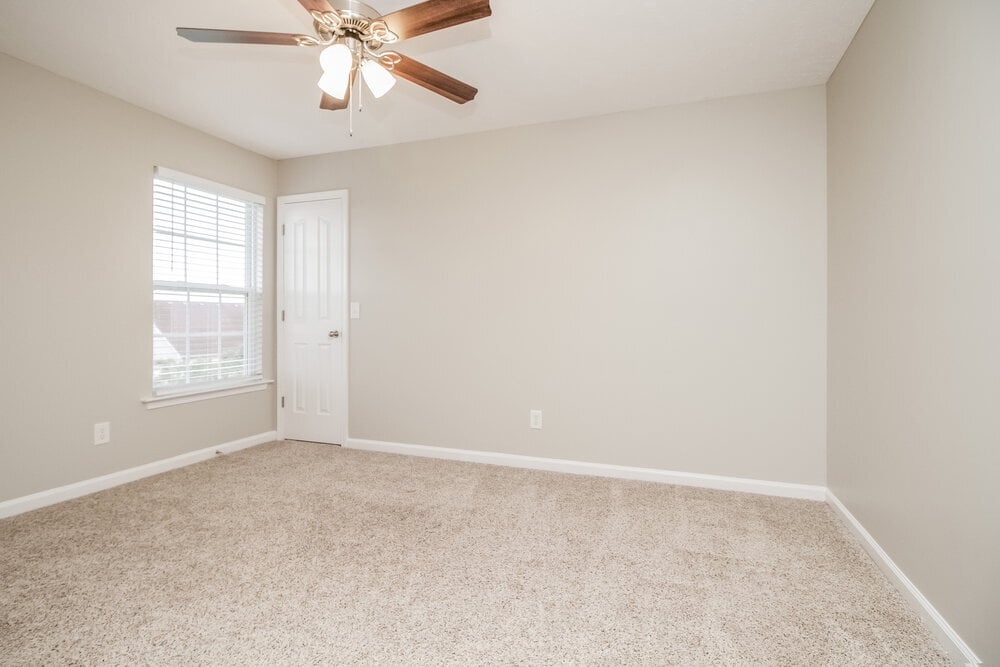 Building Photo - 132 Berele Shepsele Ln