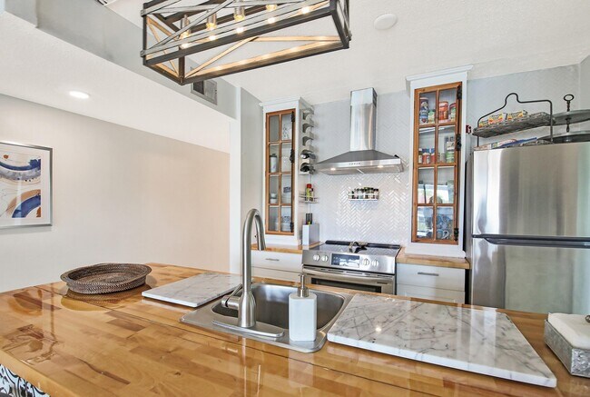 Building Photo - 261 Cypress Point Dr