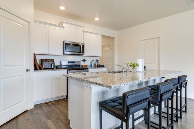 Building Photo - Modern 4-Bedroom Ranch Home with Mountain Views and 3-Car Garage