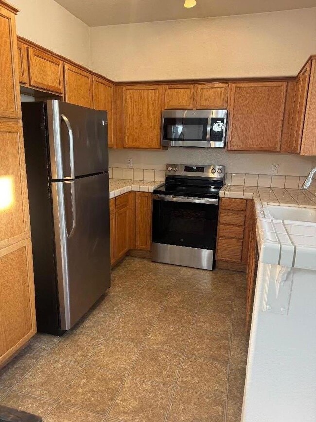 Building Photo - 624 Gardenia Pl