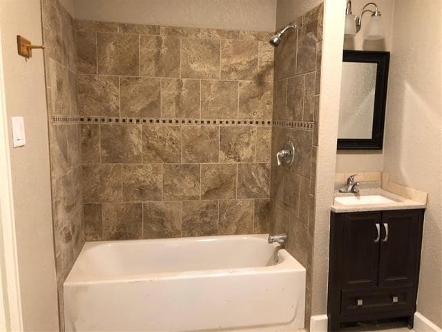 Building Photo - 2517 Honeysuckle Ave