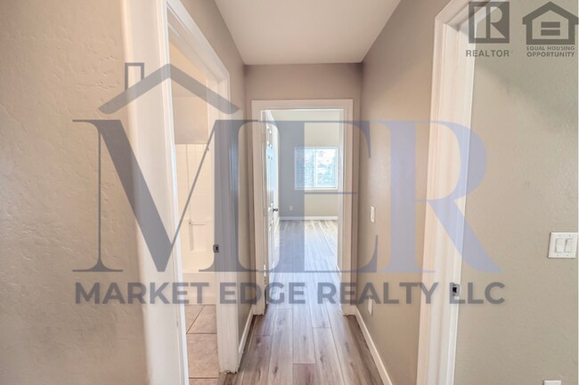 Building Photo - 3Bed/2Bath Home at Broadway/16th St! Ready for Immediate Move-In!--NO HOA!