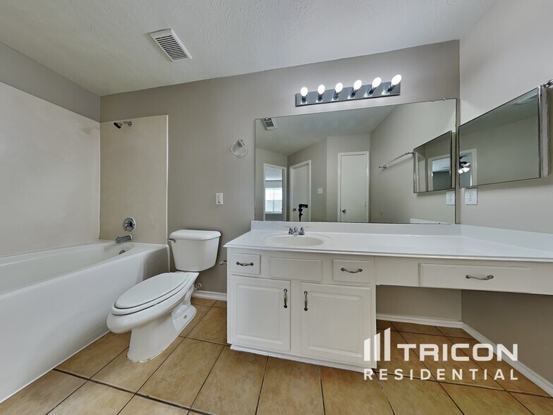 Building Photo - 13007 Lark Point Ct