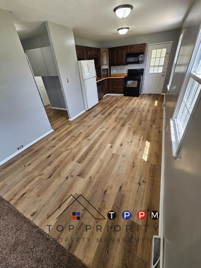 Building Photo - 2 Bedroom | 1 Bathroom Single Family Home ...