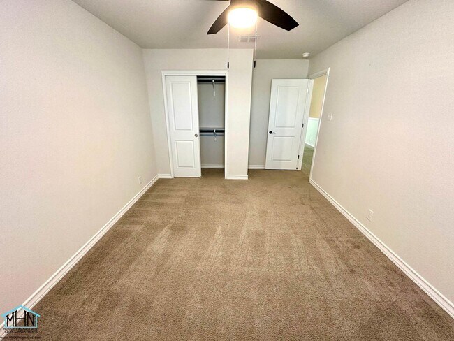 Building Photo - Spacious & Modern 5-Bedroom Rental Home in Riverstone at Westpointe!