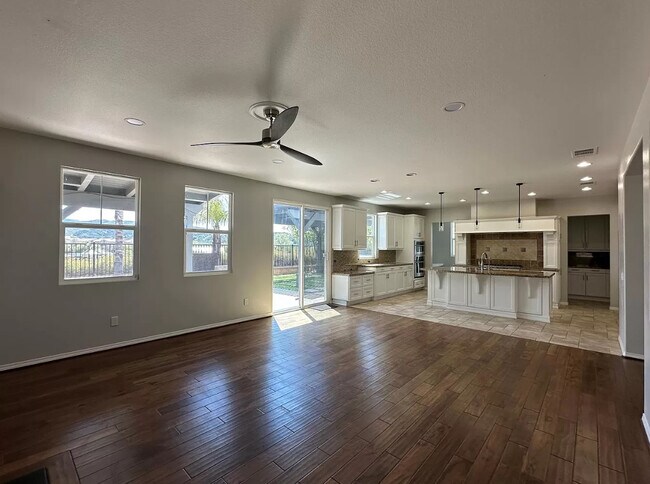 Building Photo - 26526 Craftsmen Ct