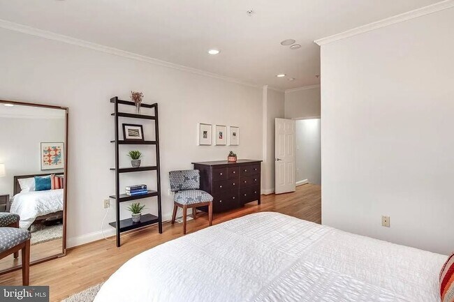 Building Photo - 1612 5th St NW