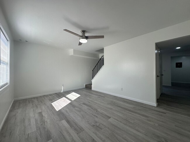 Building Photo - 320 Myrtlewood Cir