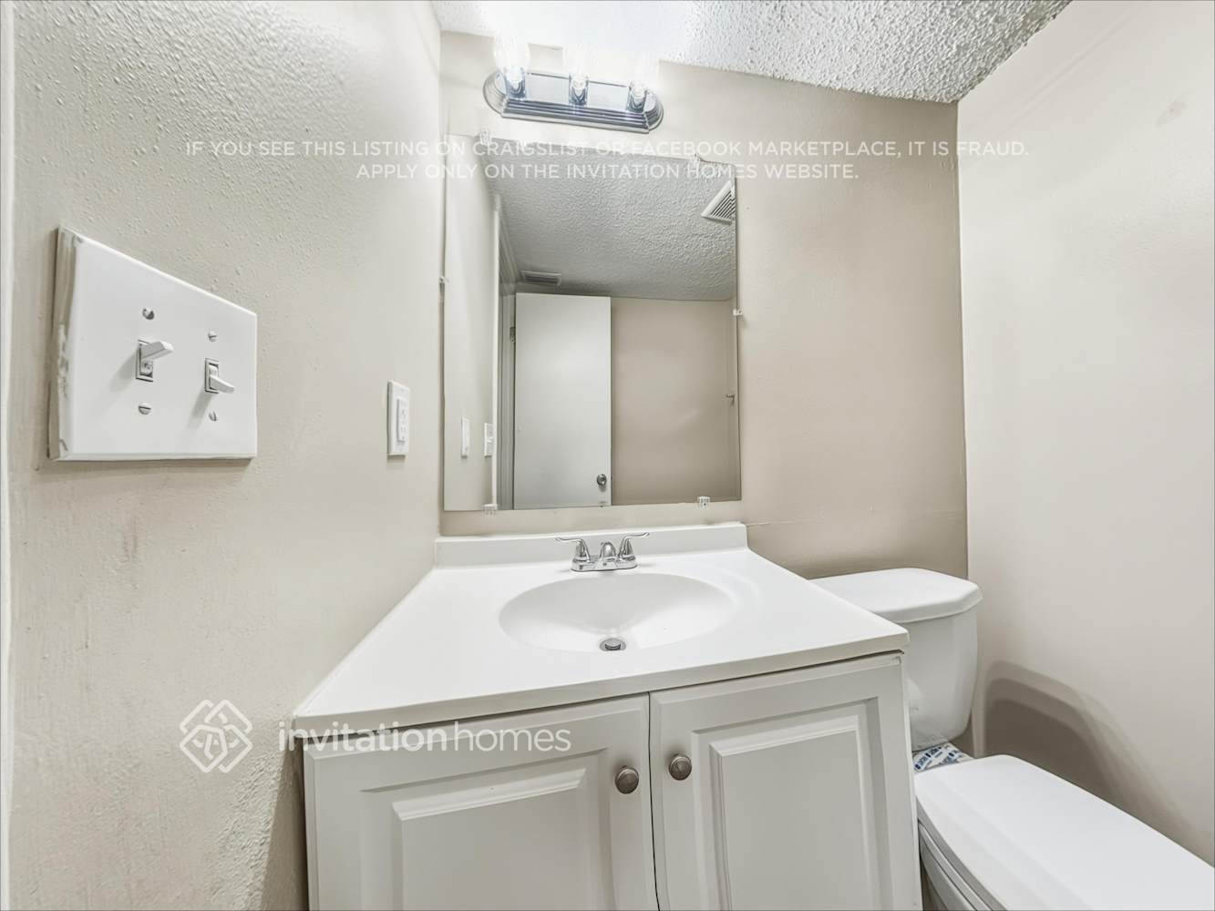 Building Photo - 951 Waverly Dr