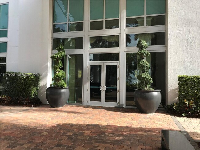 Building Photo - 7900 Harbor Island Dr