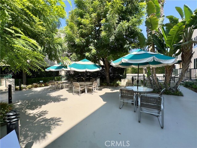 Building Photo - 4501 Cedros Ave