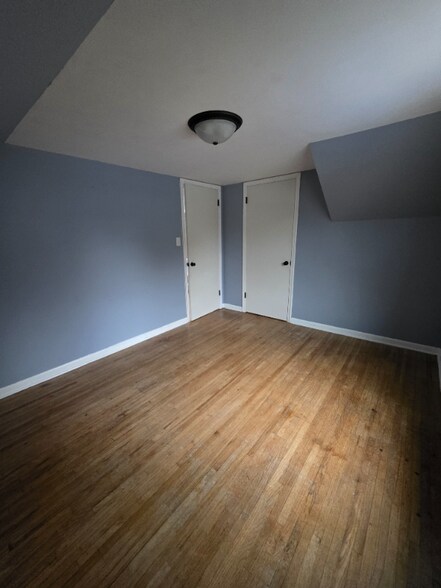 Building Photo - 244 Broadway St E