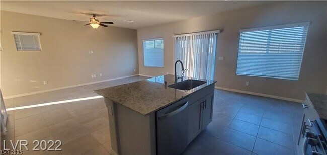 Building Photo - 5228 Sunstone Mesa Dr