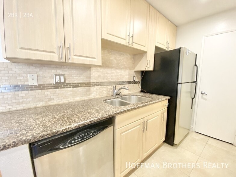 Building Photo - 8569 Burton Wy