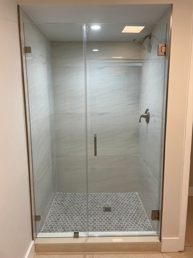 Building Photo - 5276 Buckhead Cir