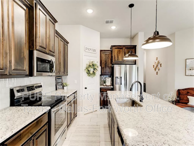 Building Photo - 1612 Town Creek Cir