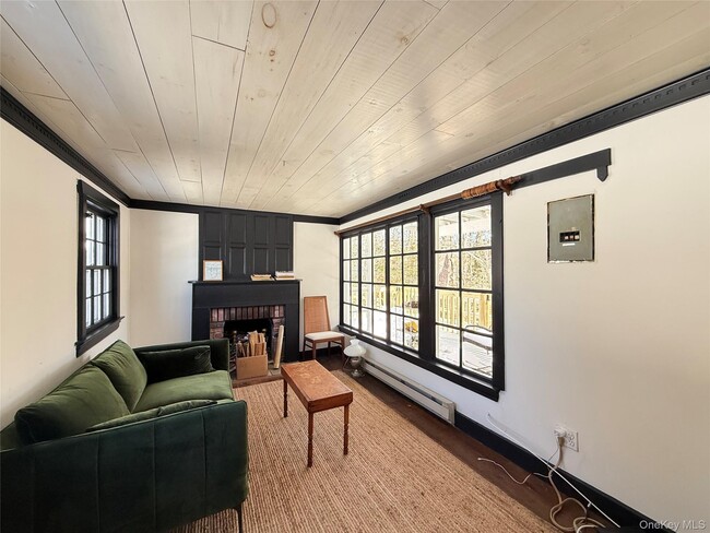 Building Photo - 674 Debruce Rd