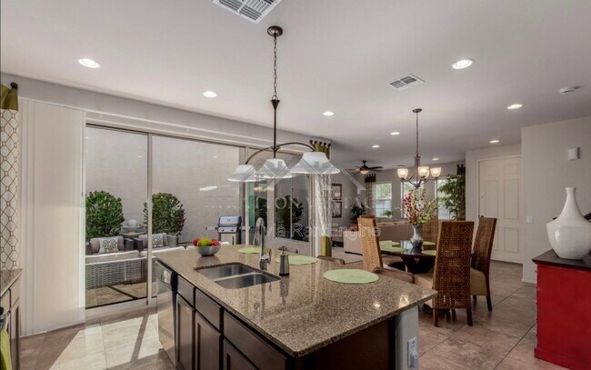 Building Photo - 4467 E Remington Dr