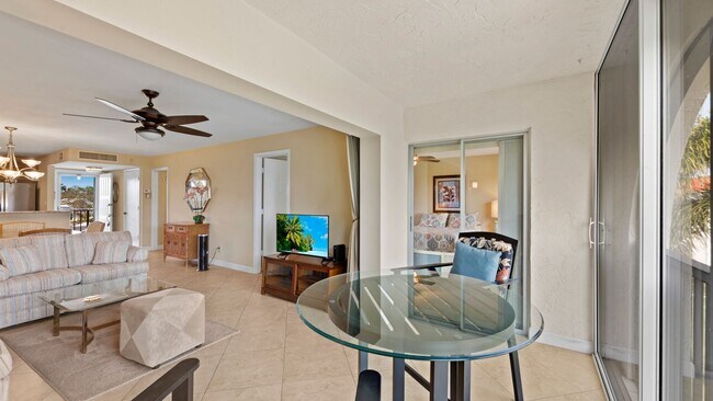 Building Photo - FURNISHED ANNUAL IN HIGH POINT COUNTRY CLUB!