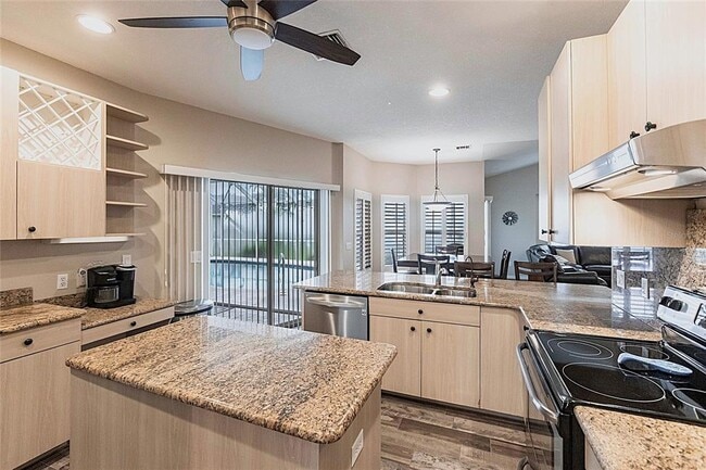 Building Photo - 1503 Suzi St