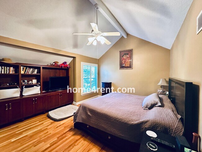 Building Photo - A Lovely, Four Bedroom Lenexa Home w/ Wood...