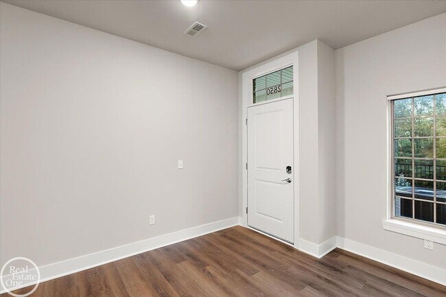Building Photo - 2850 Barrington Square