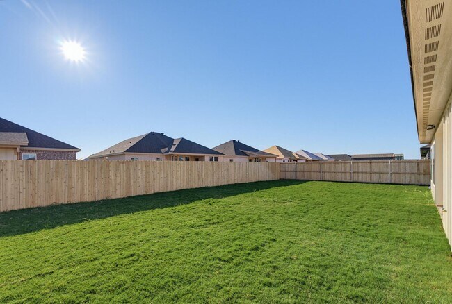 Building Photo - 7659 Lake Ridge Pkwy