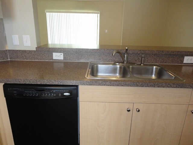 Building Photo - 4618 Castile Way S