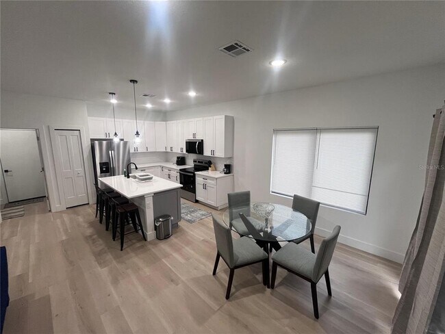 Building Photo - 2816 Silas Ave