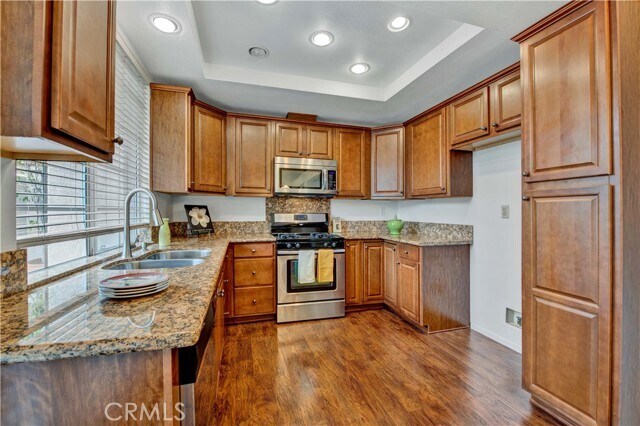 Building Photo - 58 Almador