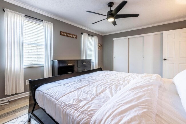 Building Photo - 2037 Sutter Pkwy