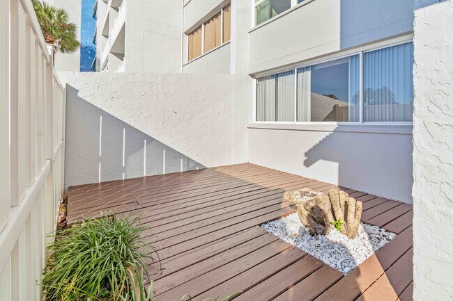 Building Photo - 500 Treasure Island Causeway