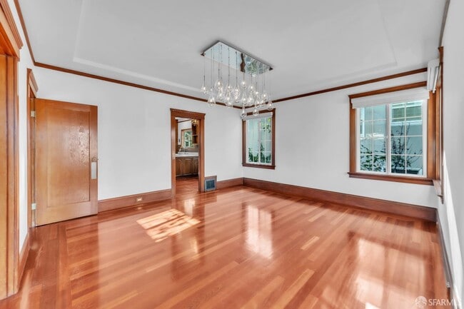 Building Photo - 80 Corona St