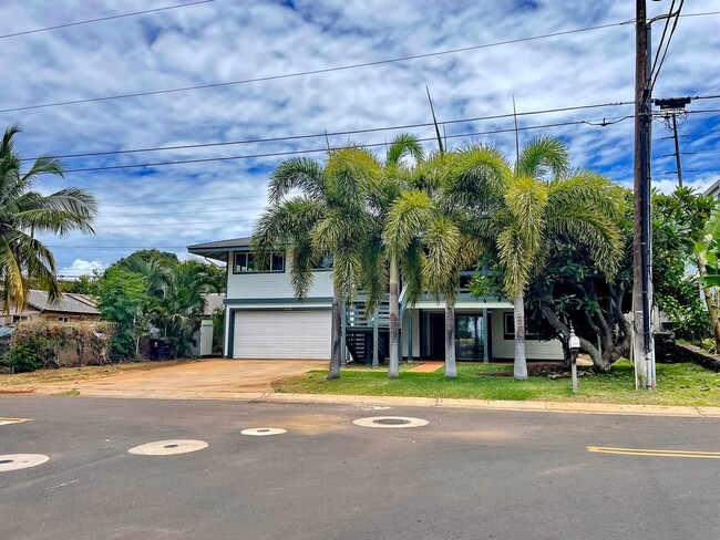 Building Photo - Spacious 1-Bedroom Ground Floor Unit in So...