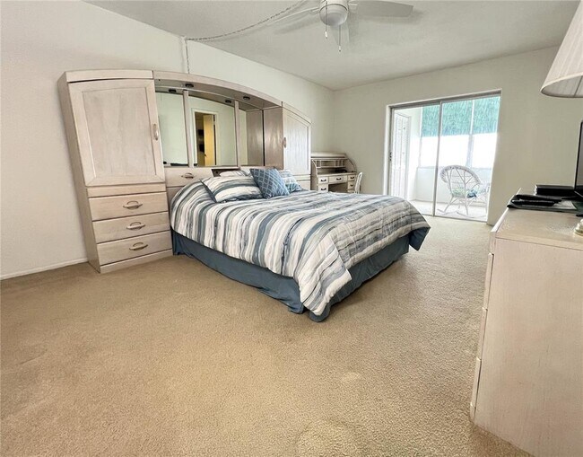 Building Photo - 4775 Cove Cir