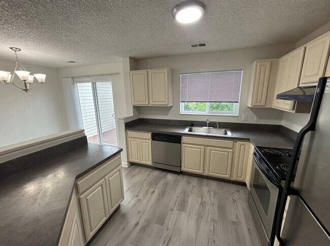 Building Photo - 629 Walden Cir